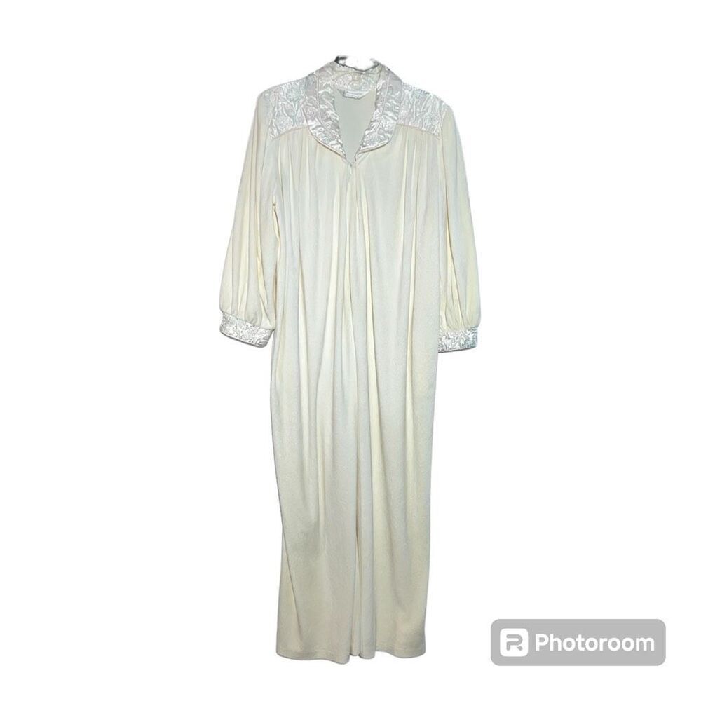 Diamond Tea Zip Front Robe Women’s Large Cream Embroidered Floral Collar Sleeve
